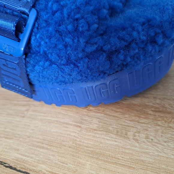 Ugg sandals size 6 woman - Picture 7 of 7